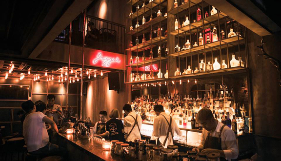 8. Jigger Cocktail & Wine Bar - Quán Bar âm hưởng đương đại tại Hà Nội